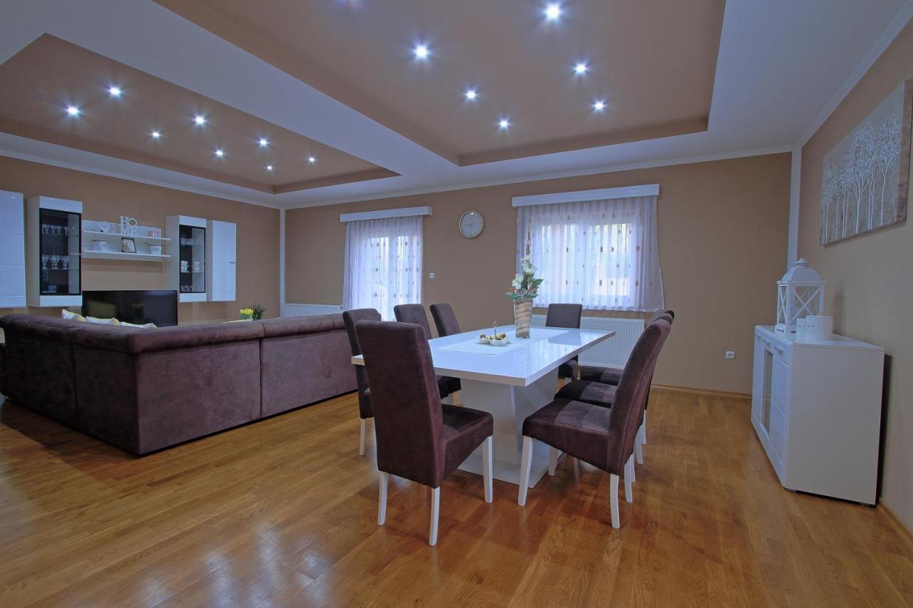 Holiday House Lana Otočac Екстериор снимка