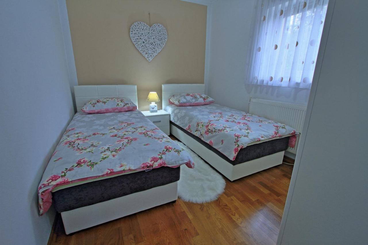 Holiday House Lana Otočac Екстериор снимка