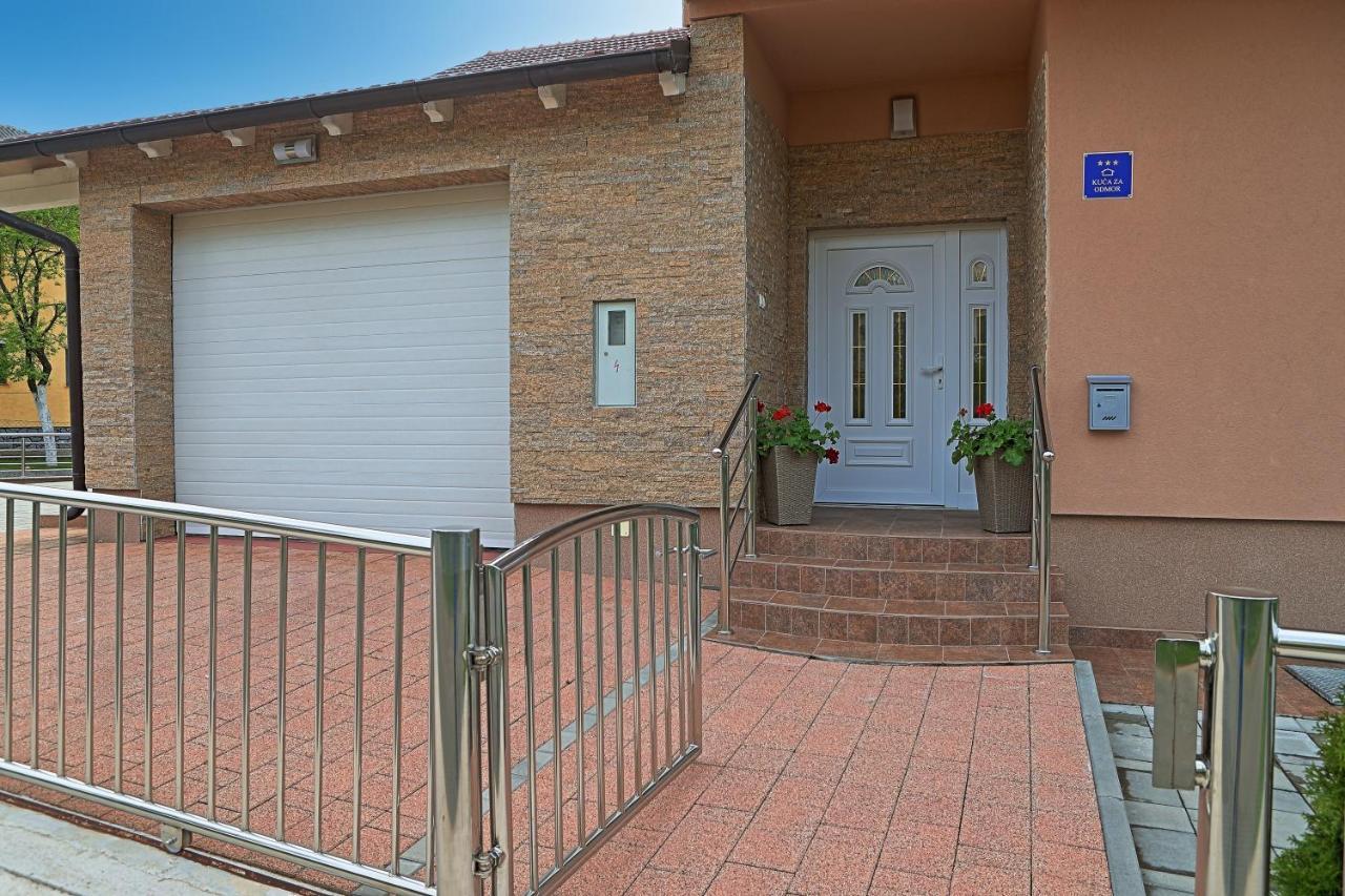 Holiday House Lana Otočac Екстериор снимка