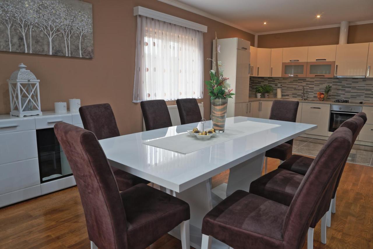 Holiday House Lana Otočac Екстериор снимка