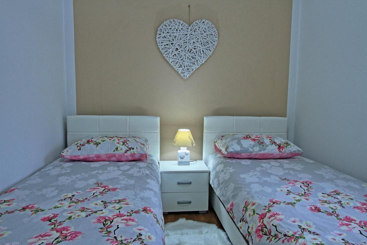 Holiday House Lana Otočac Екстериор снимка