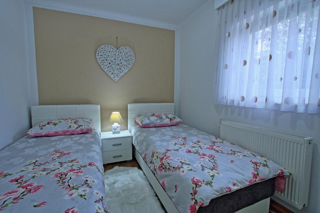 Holiday House Lana Otočac Екстериор снимка