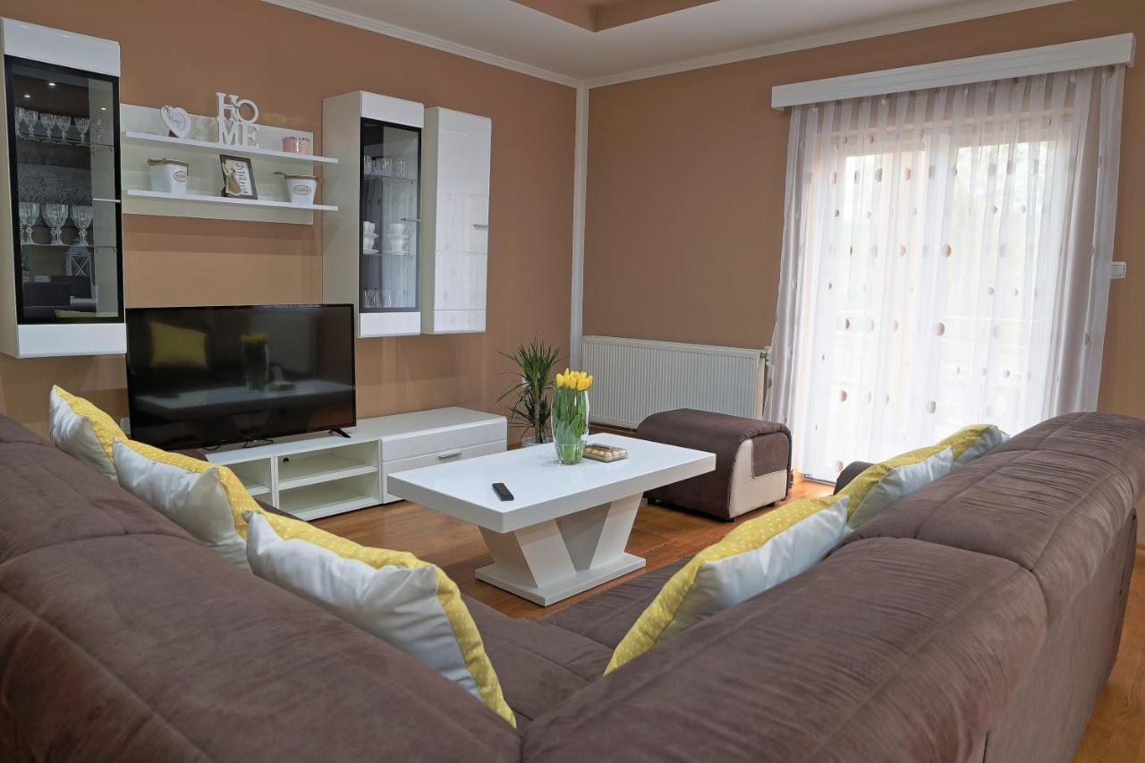 Holiday House Lana Otočac Екстериор снимка