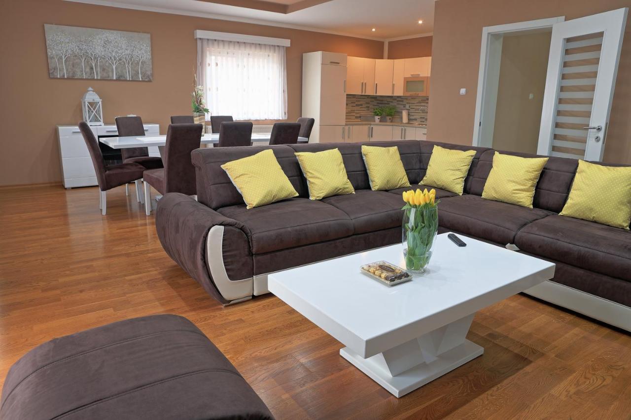 Holiday House Lana Otočac Екстериор снимка